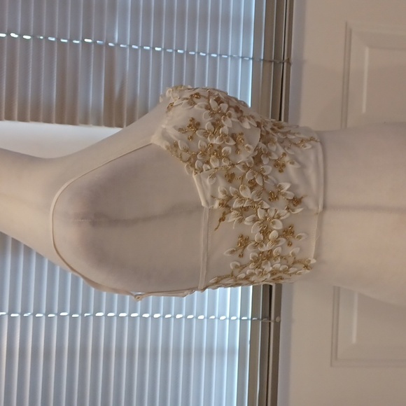 4/$60 Off-White & Gold Floral Bustier Top - Size XS - Picture 5 of 9